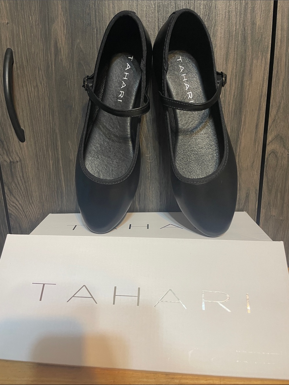 Tahari size 9 Black Vienna Mary Jane Strap Flats with Box #613224 - Picture 3 of 7